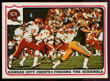 1976 Fleer Team Action #14 - Kansas City Chiefs - Forcing the Scramble - nm+